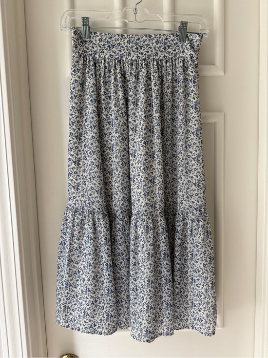 Madewell Dresses & Skirts - Madewell White and Blue Floral Tiered Midi Skirt